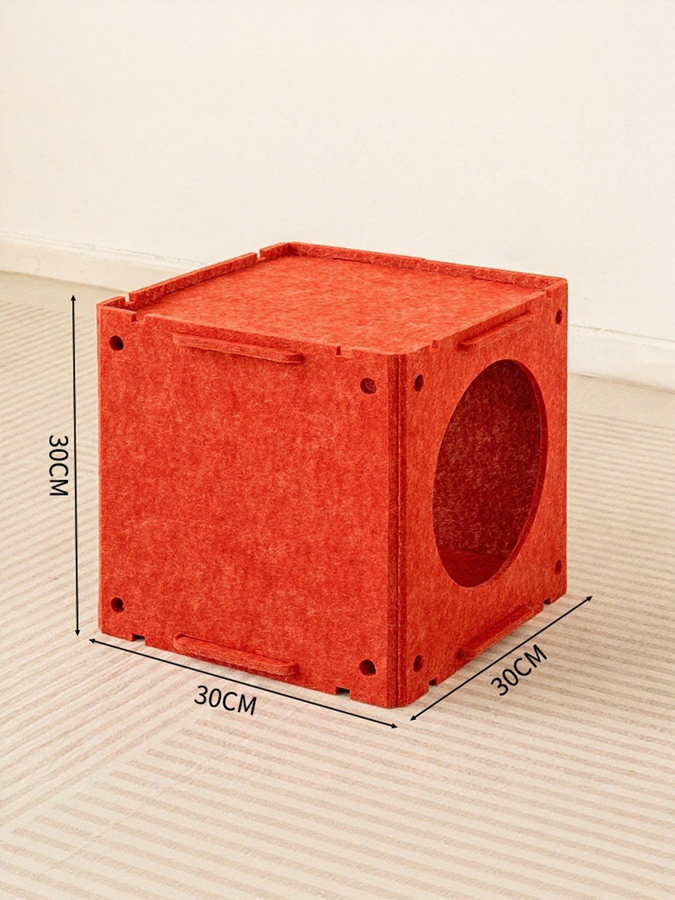 Red cube cat tunnel with oval entrance, 30x30x30cm measurement lines