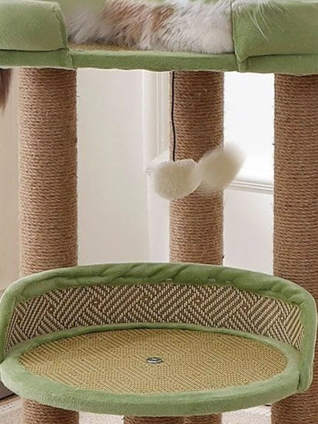 Green-trim cushioned top platform with beige sisal insert and sisal-wrapped posts