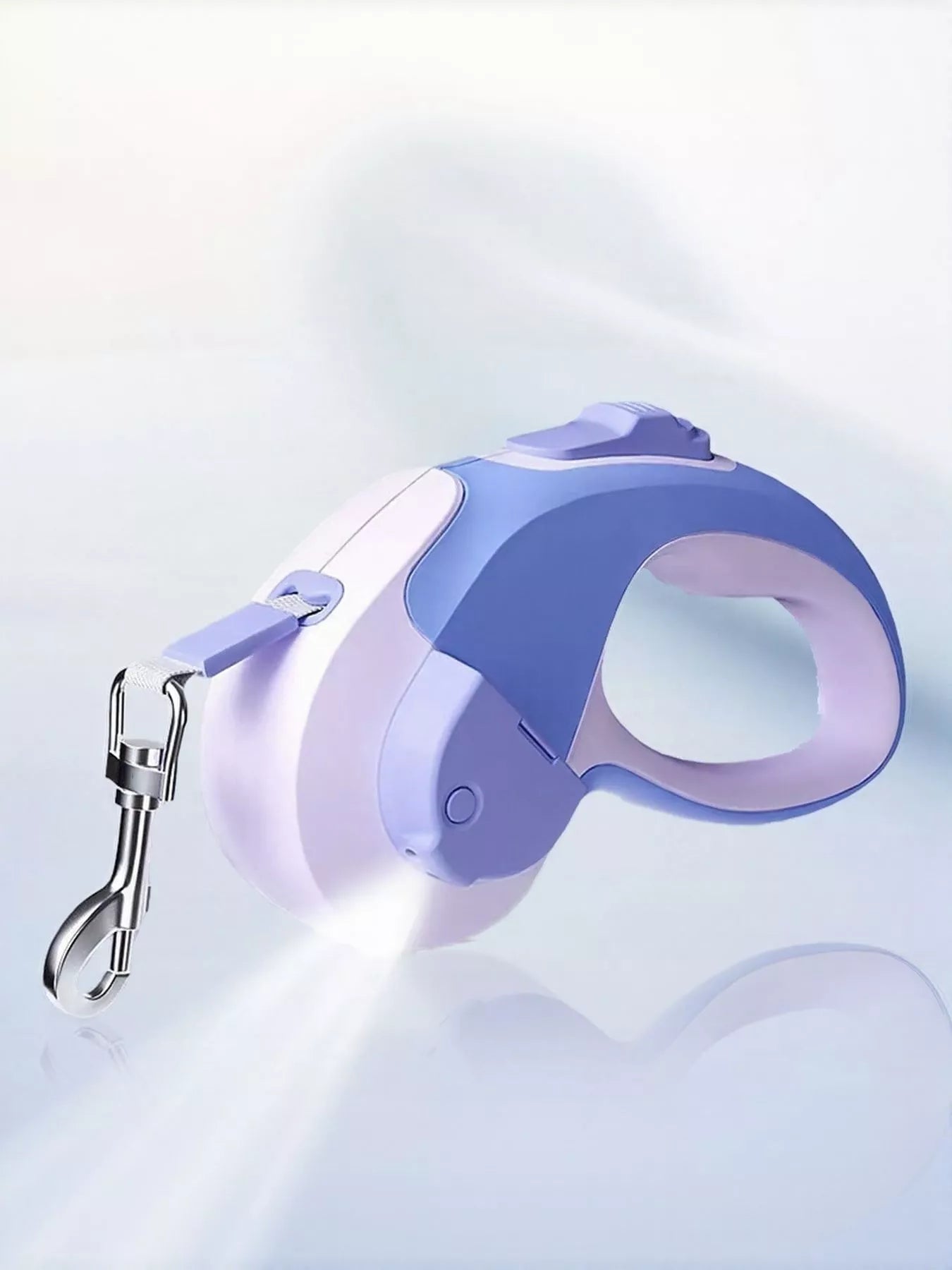 Dog leash with ergonomic handle, blue body and purple loop handle