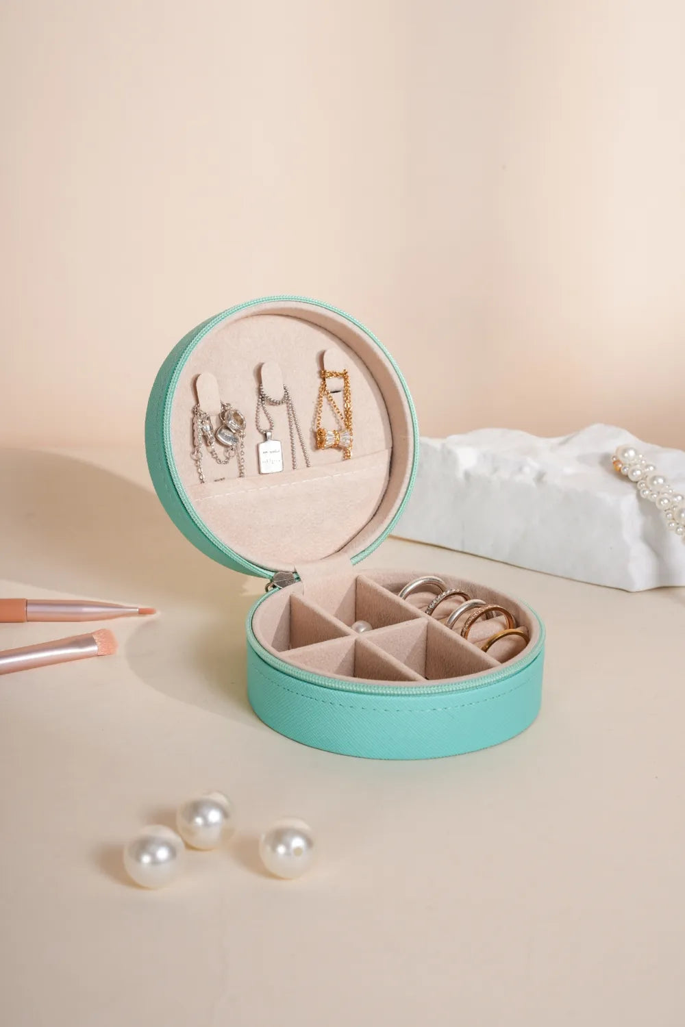 Turquoise PU leather jewelry storage box, open round case with grid compartments for rings