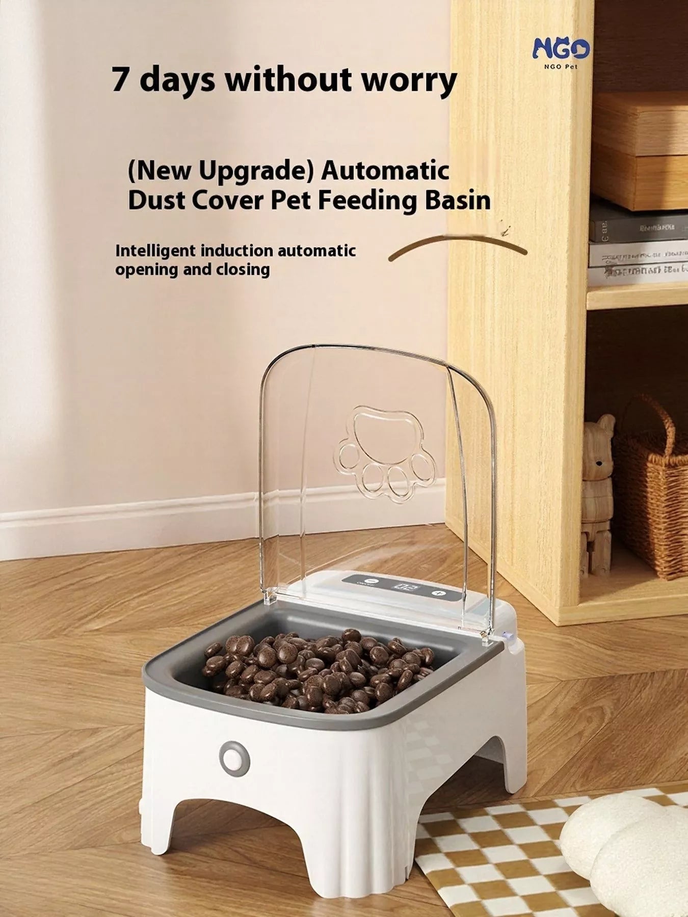 Automatic Pet Feeder mit geschlossener Klappe und erhöhter Futter-Schüssel im Hausflur