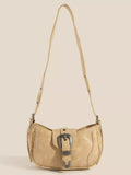 Fame Schultertasche mit Western-Buckle-Accent, mehrteilige Panels, schmaler Schulterriemen