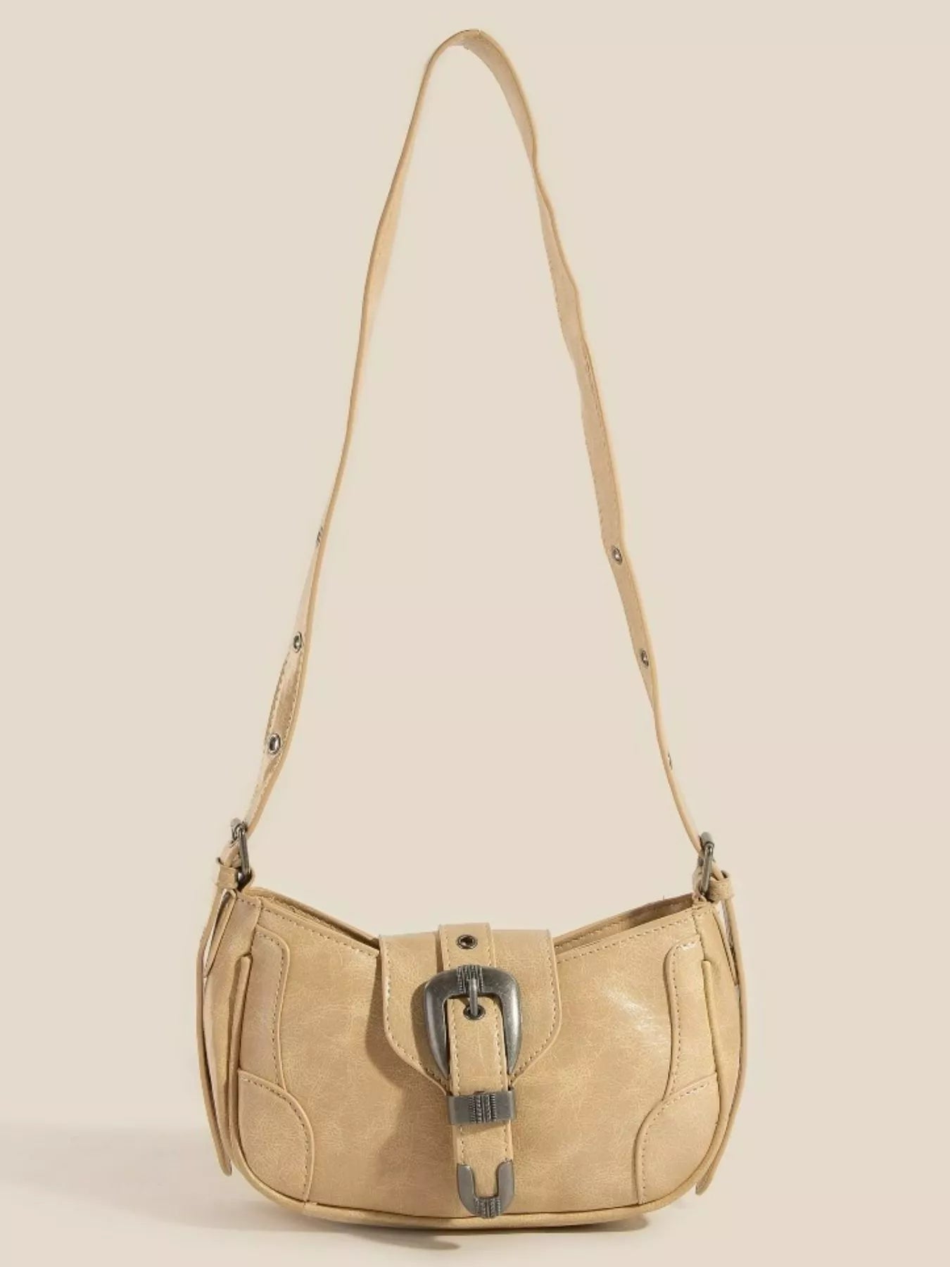 Fame Schultertasche mit Western-Buckle-Accent, mehrteilige Panels, schmaler Schulterriemen