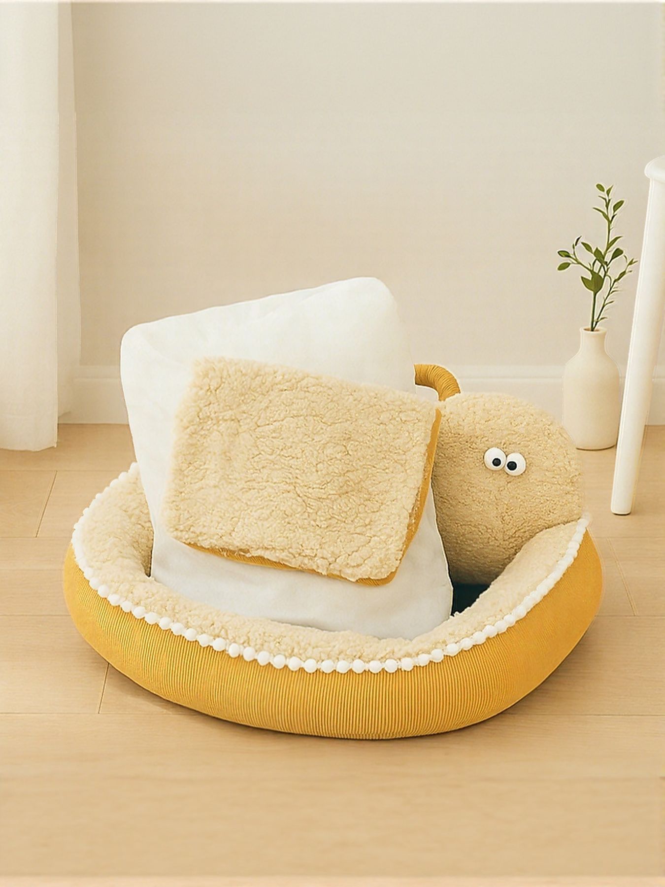 Cartoon cozy pet nest in ginger-yellow with front cushion and stitched edge