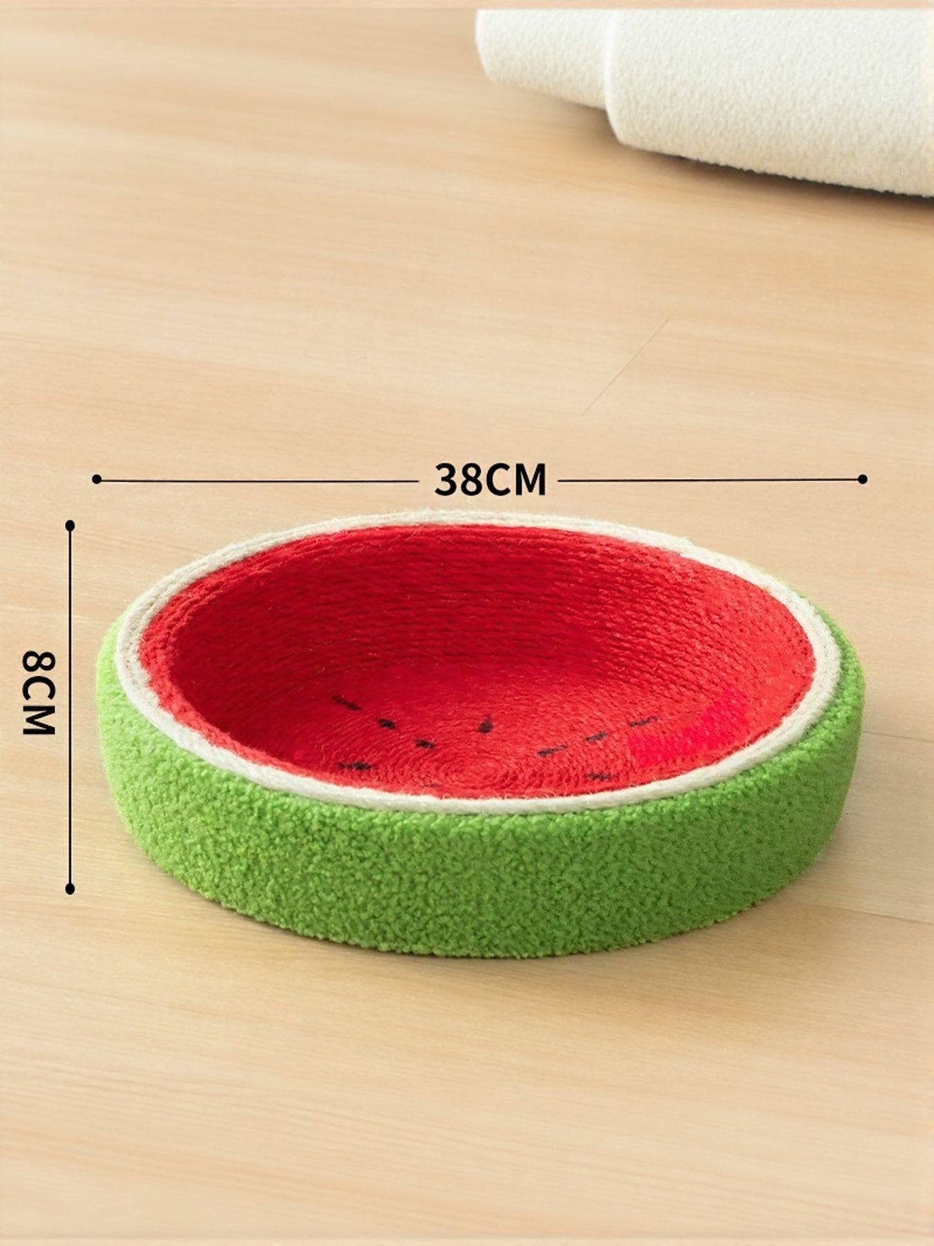 Watermelon-shaped cat nest scratching pad, red interior with green outer ring