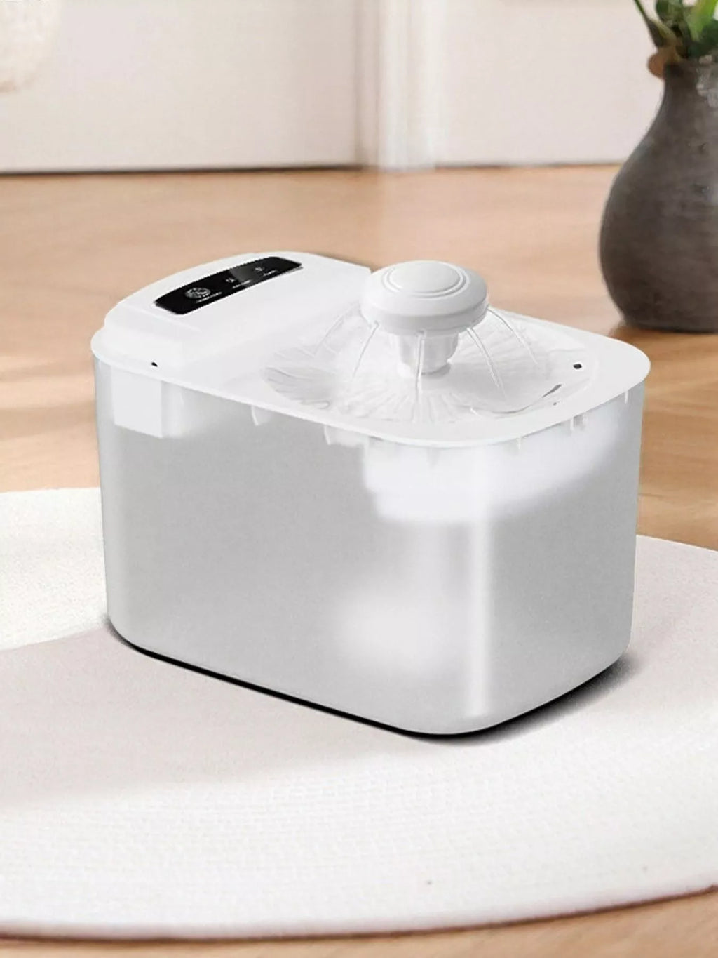 Automatic Pet Water Fountain – weißes Unterteil mit Deckel und zentralem Sprühaufsatz