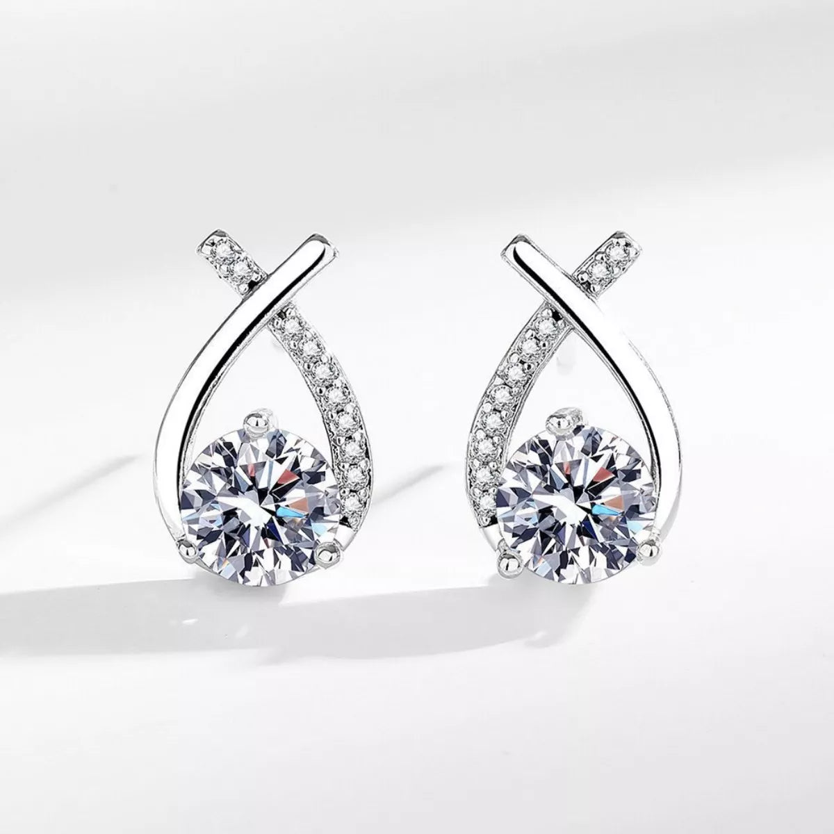 1-Karat Moissanit-Ohrstecker, 925 Silber, tropfenförmige Zirkonia-Pavé-Fassung