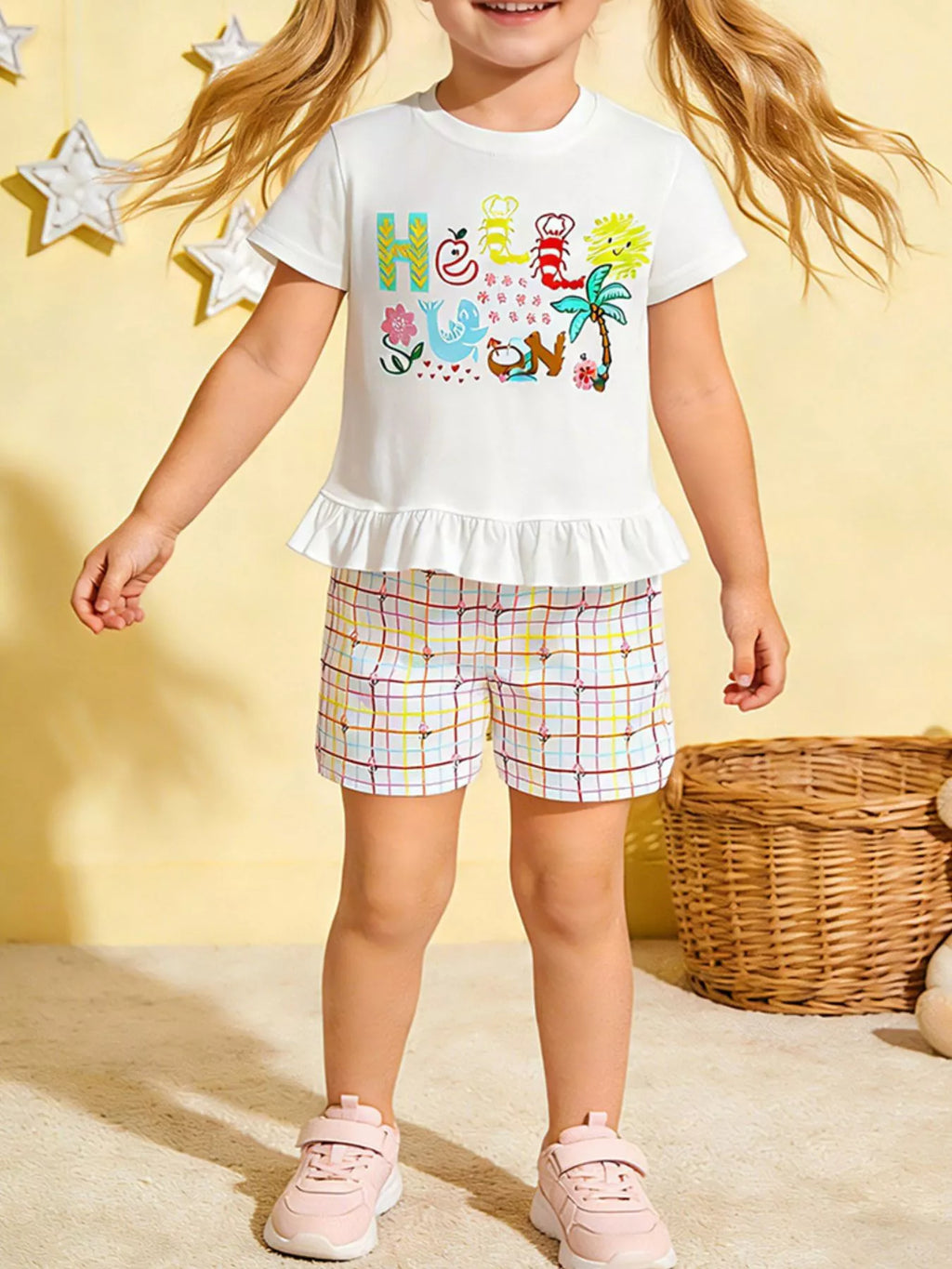 White kids graphic ruffle-hem T-shirt and plaid shorts set, colorful animal print